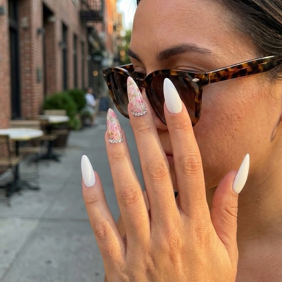 “Pink Roses” Press on nails (HANDMADE) - Picture 7 of 15